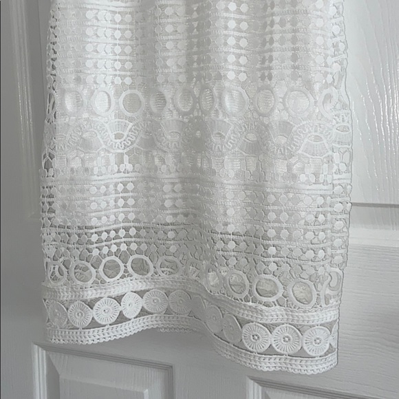 WHITE LACE PENCIL DRESS - Picture 3 of 8